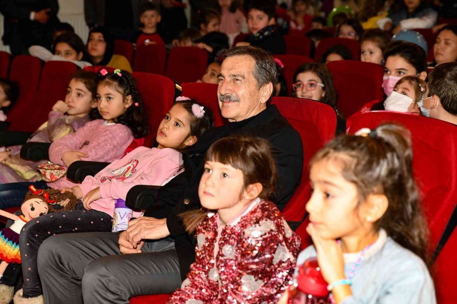 Sömestir Hediyelerini Başkan Ataç’tan Aldılar