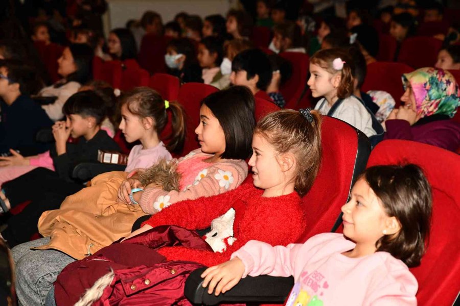 Sömestir Hediyelerini Başkan Ataç’tan Aldılar