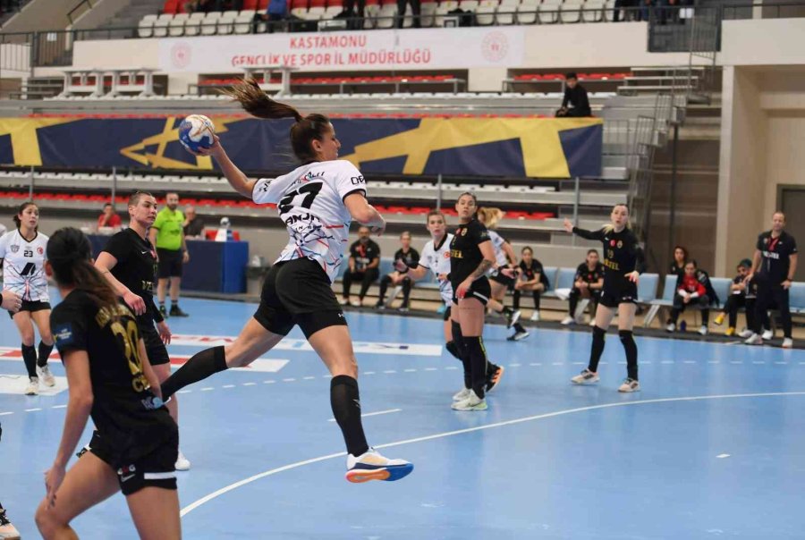 Konyaaltı Belediye Sk, Lideri Elinden Kaçırdı