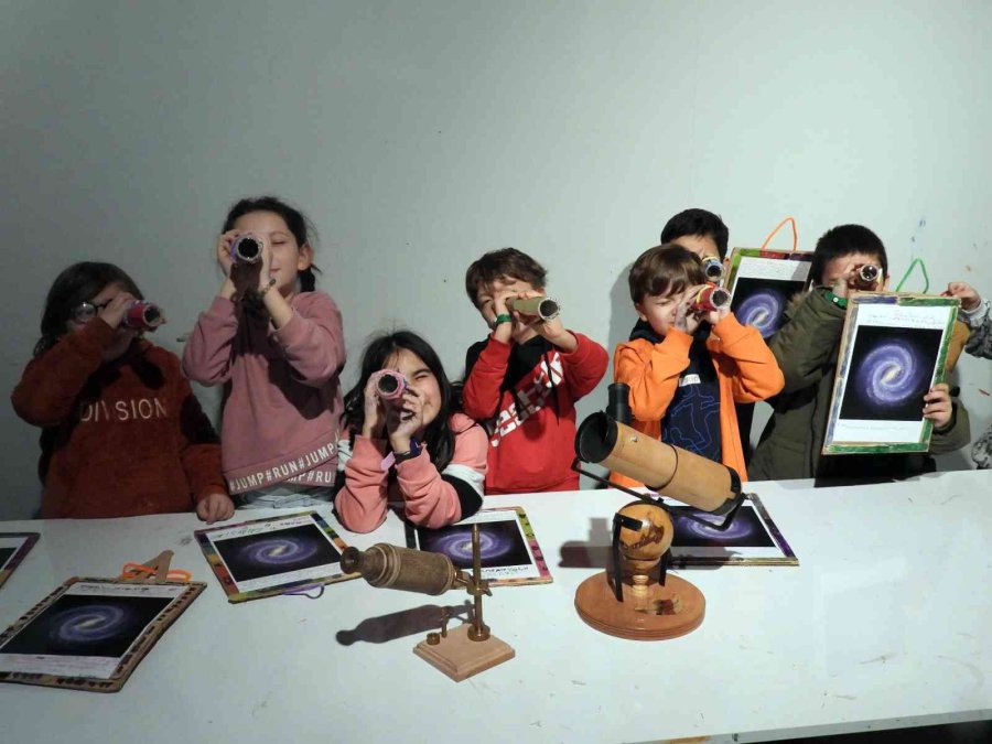 Bilim Merkezinde Dolu Dolu Ara Tatil