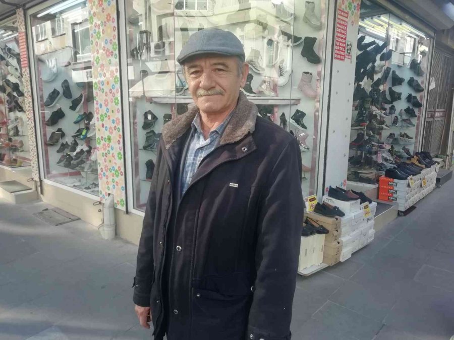 Soğuk Havalar Helva Sevgisini Engellemedi