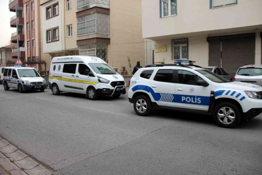 İlaç Almak İçin Çıktığı Evine Giremedi