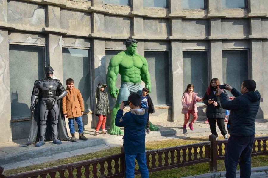 80 Binde Devr-i Alem Parkı Ara Tatilde De Çocukların Gözdesi Oldu