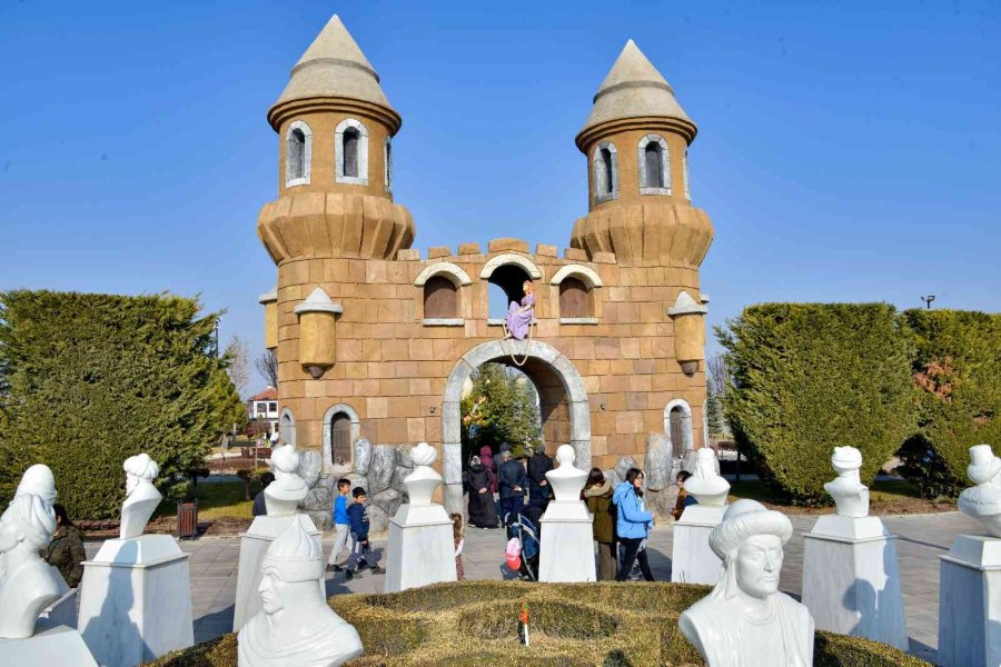 80 Binde Devr-i Alem Parkı Ara Tatilde De Çocukların Gözdesi Oldu