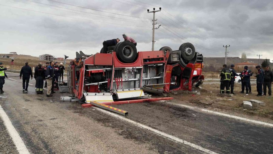 Aksaray’da Kazaya Yardıma Giden İtfaiyeciler Ölümden Döndü