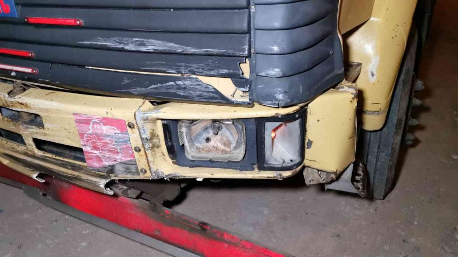 Kalp Krizi Geçiren Eniştesini Hastaneye Götürürken Kaza Yaptı: 3 Yaralı