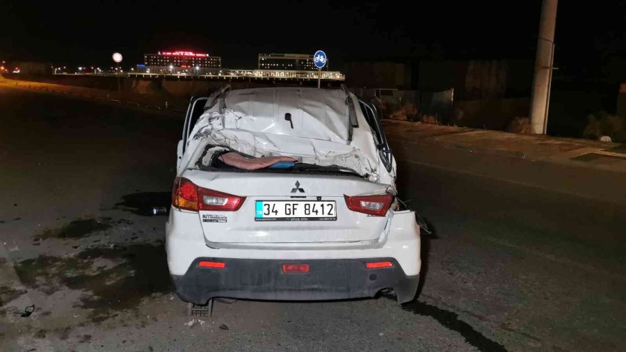 Kalp Krizi Geçiren Eniştesini Hastaneye Götürürken Kaza Yaptı: 3 Yaralı