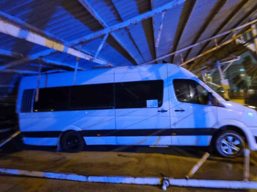 Aksu, Gece Saatlerinde Dolu Ve Fırtınaya Teslim Oldu