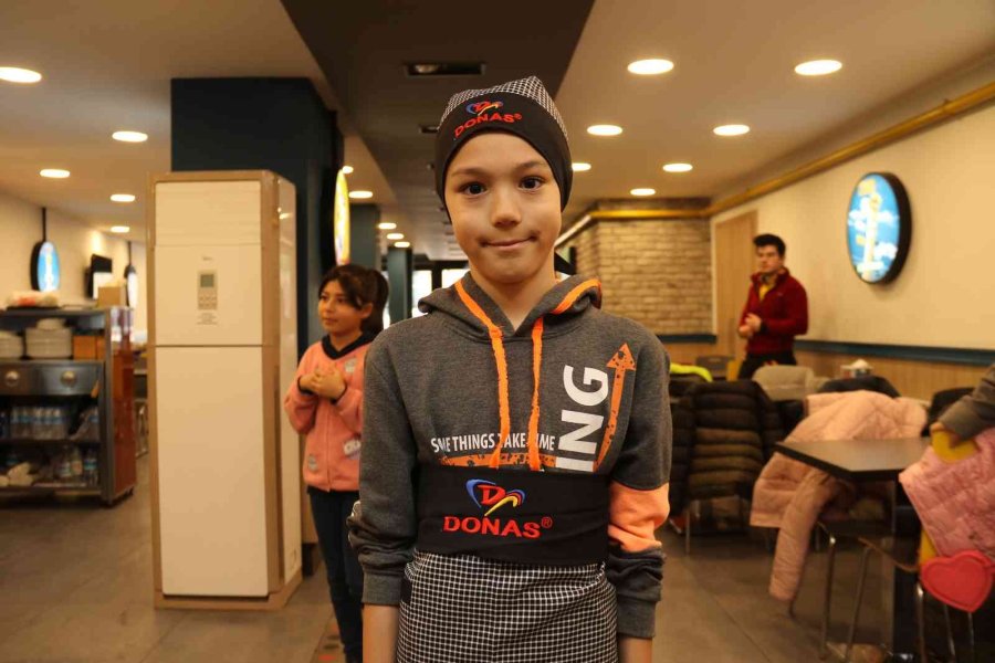 Minik Şefler Bone Ve Önlüklerini Giyip Dürümlerini Kendileri Hazırladı