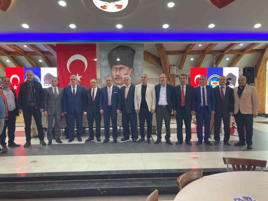 Gazipaşa’da 22 Yıllık Başkan Üst Üste 8’inci Kez Yeniden Başkan Seçildi