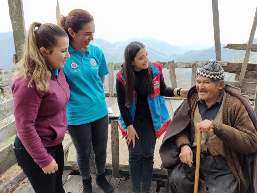 Gazipaşa’da Vefa Ekibi, İhtiyaç Sahiplerini Yalnız Bırakmıyor