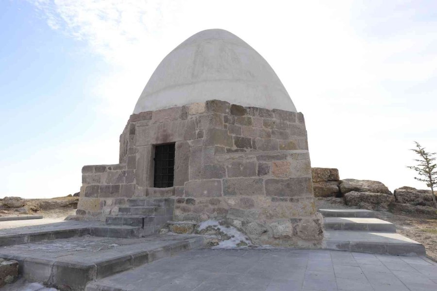 Başkan Büyükkılıç: “tarihi Türbeyi Yeniden Ayağa Kaldırdık”