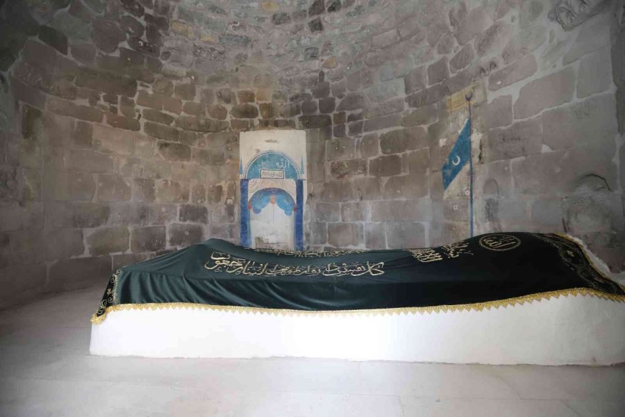 Başkan Büyükkılıç: “tarihi Türbeyi Yeniden Ayağa Kaldırdık”