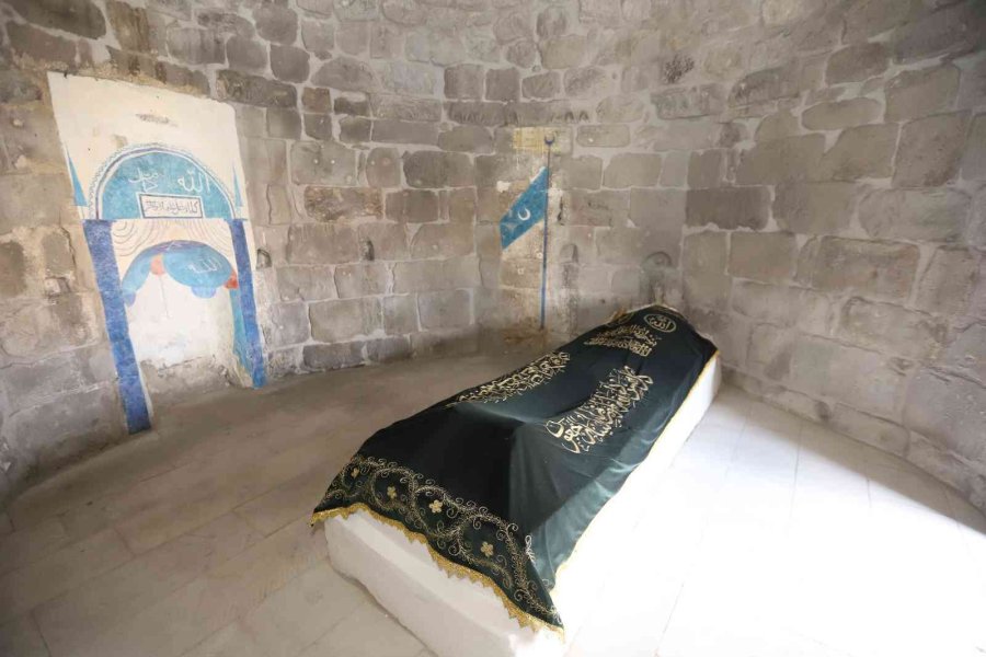 Başkan Büyükkılıç: “tarihi Türbeyi Yeniden Ayağa Kaldırdık”