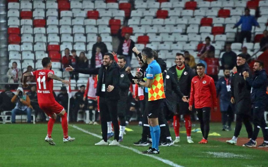 Spor Toto Süper Lig: Fta Antalyaspor: 3 - Ümraniyespor: 2 (maç Sonucu)