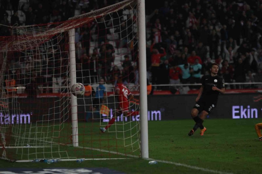 Spor Toto Süper Lig: Fta Antalyaspor: 3 - Ümraniyespor: 2 (maç Sonucu)