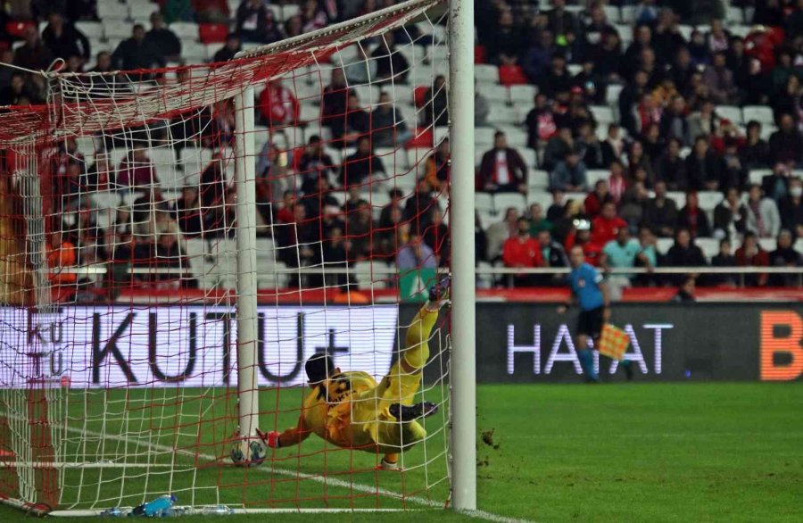 Spor Toto Süper Lig: Fta Antalyaspor: 3 - Ümraniyespor: 2 (maç Sonucu)