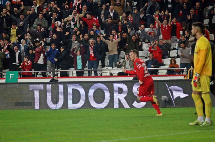 Spor Toto Süper Lig: Fta Antalyaspor: 1 - Ümraniyespor: 1 (ilk Yarı)