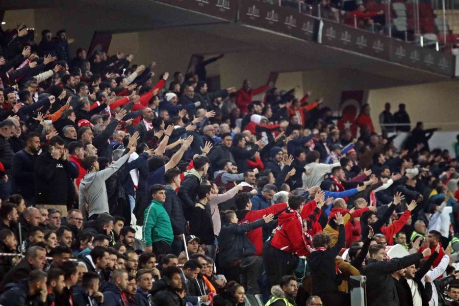 Spor Toto Süper Lig: Fta Antalyaspor: 1 - Ümraniyespor: 1 (ilk Yarı)