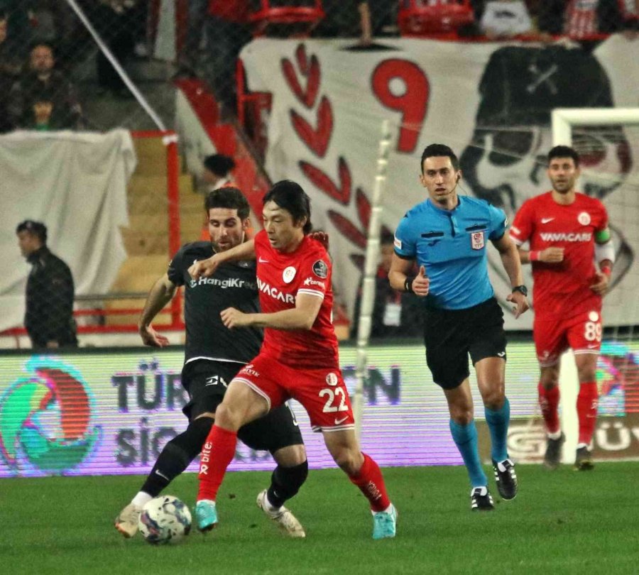 Spor Toto Süper Lig: Fta Antalyaspor: 1 - Ümraniyespor: 1 (ilk Yarı)