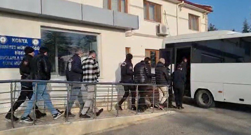 14 Bin 200 Kişiyi Dolandıran Hacker Çetesi Çökertildi