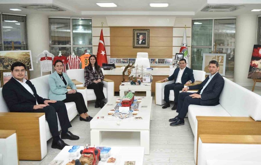 Ak Parti Genel Başkan Yardımcı Karaaslandan, Tütüncüye Ziyaret