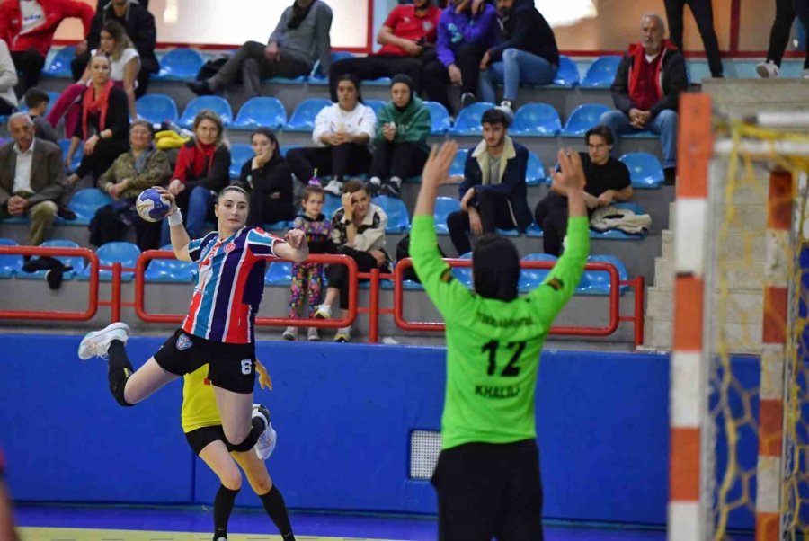 Konyaaltı’nın Mavi Kelebekler’i, Tekirdağı 41-22 Mağlup Etti