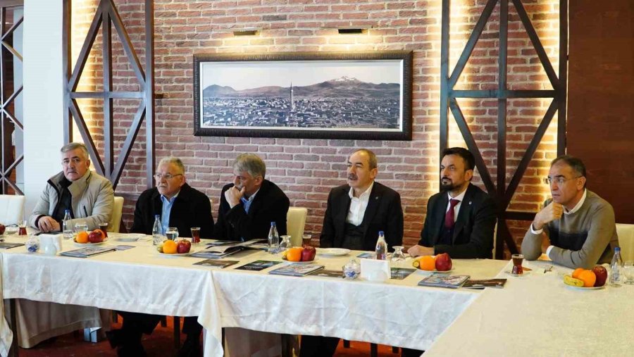 Başkan Büyükkılıç, Bakan Yardımcısı Alpaslan’ı Türkiye’nin İncisi Erciyes’te Ağırladı