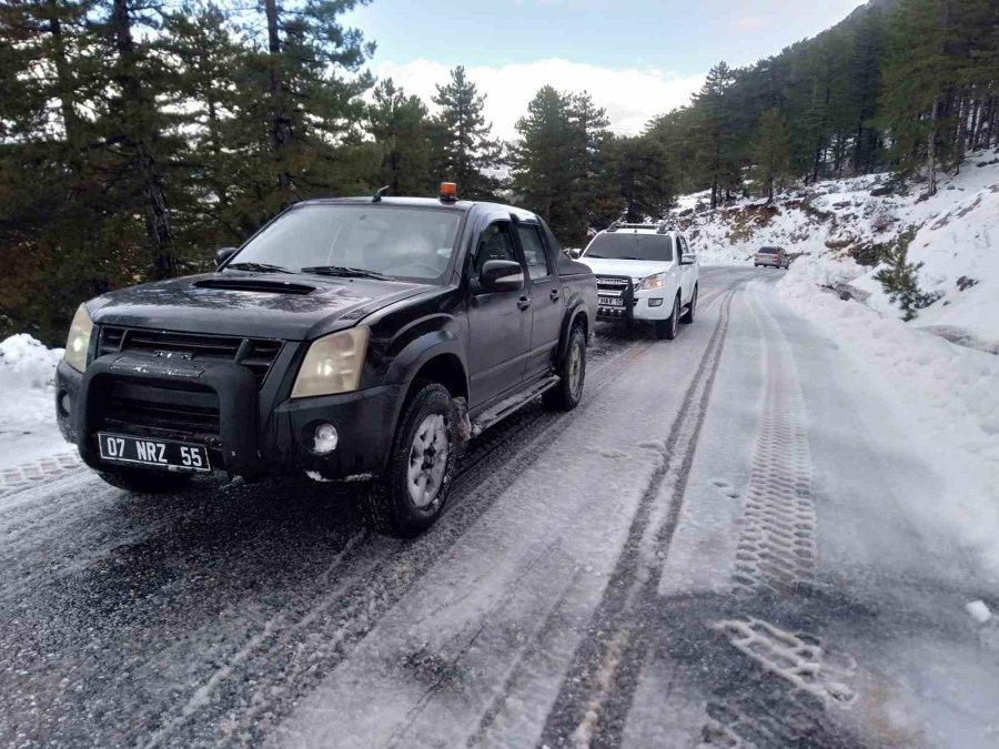 Büyükşehir Ekiplerinden Karla Mücadele