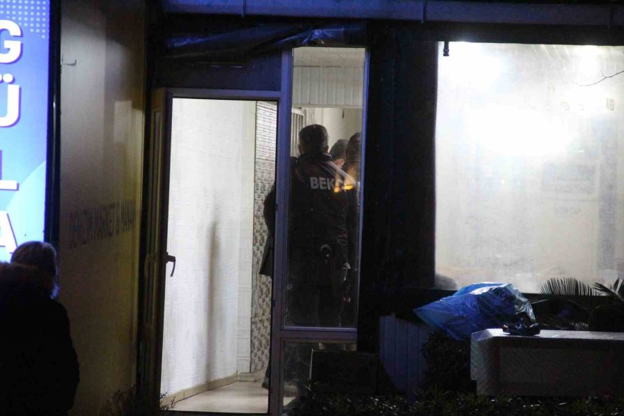 Antalya’da Alacak Verecek Meselesinde Kan Aktı: 1 Yaralı