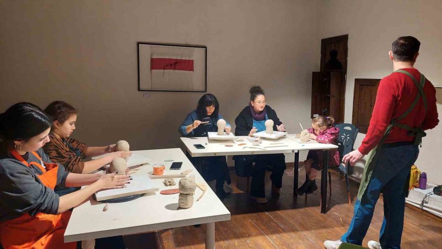 ’sanat İyileştirir’ Mottosuyla Seramik Heykel Atölyesi Gerçekleştirildi