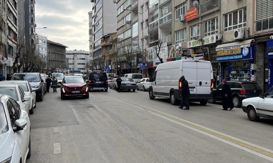 Kent Merkezinde Trafik Problemi Her Geçen Gün Artıyor