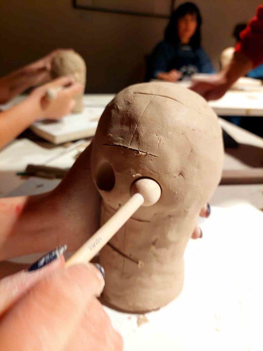 ’sanat İyileştirir’ Mottosuyla Seramik Heykel Atölyesi Gerçekleştirildi