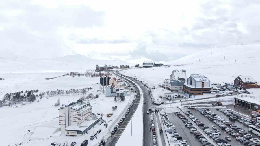 Erciyes’e Sömestirde Turist Akını