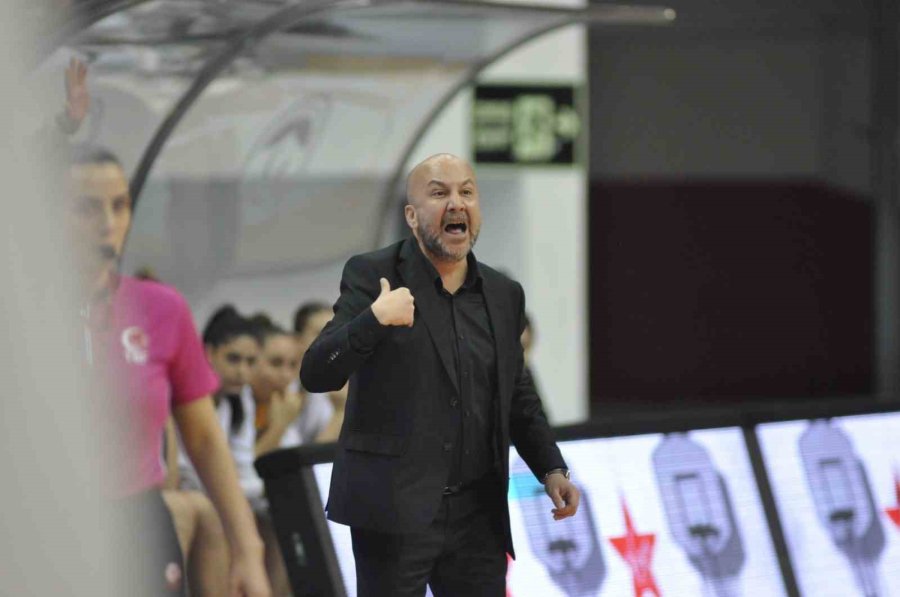 Melikgazi Kayseri Basketbol Başantrenörü Emre Özsarı: