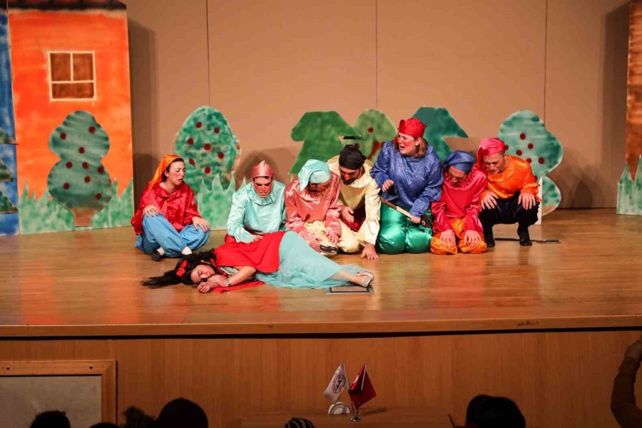 Talas’tan Çocuklara Karne Hediyesi