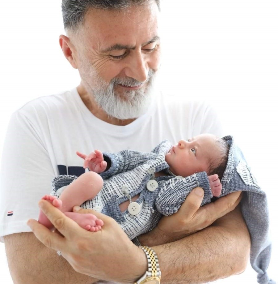 Baba Olduktan 10 Saat Sonra Hayatını Kaybeden Sevilen Okul Müdürü Toprağa Verildi