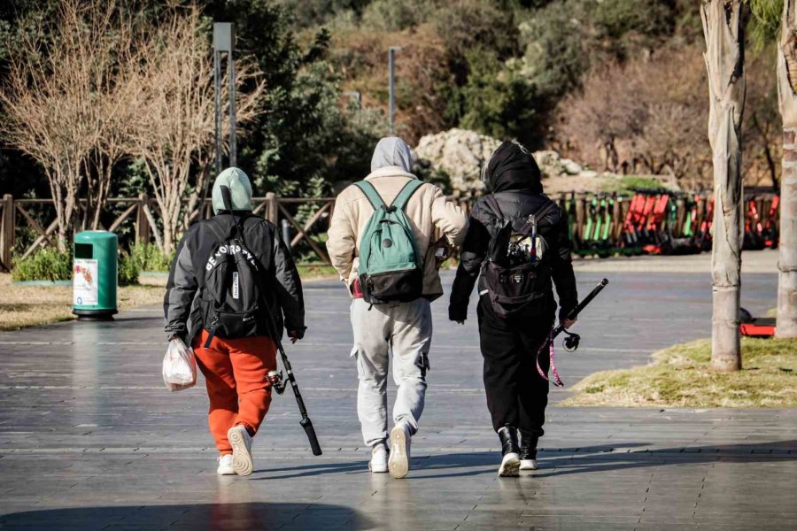 Kuzey Rüzgarları Antalya’yı Buz Kestirdi, Meteoroloji ‘don’ Uyarısı Verdi