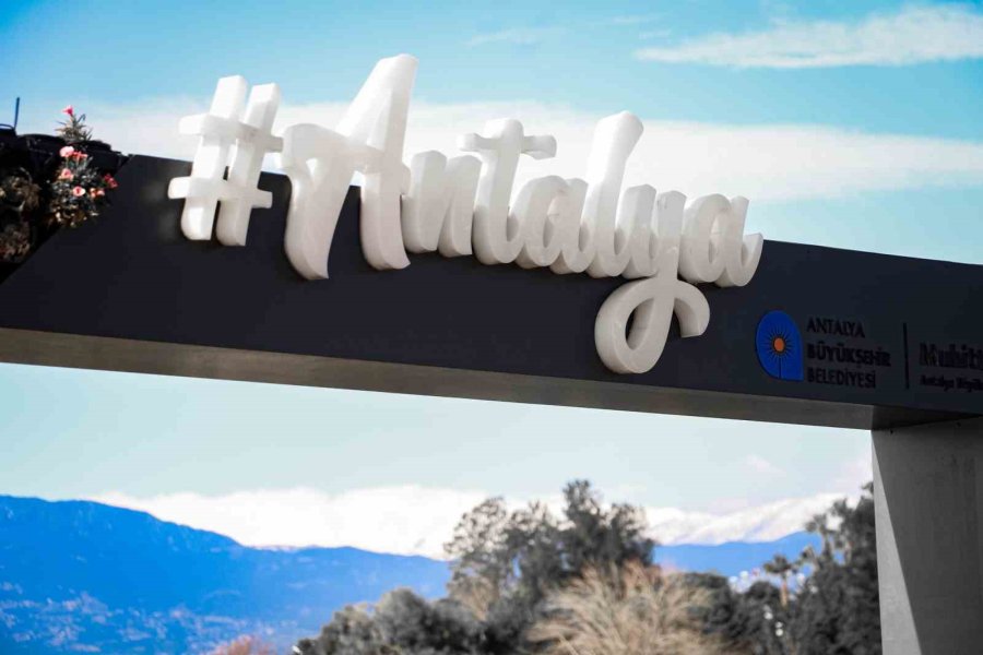 Kuzey Rüzgarları Antalya’yı Buz Kestirdi, Meteoroloji ‘don’ Uyarısı Verdi