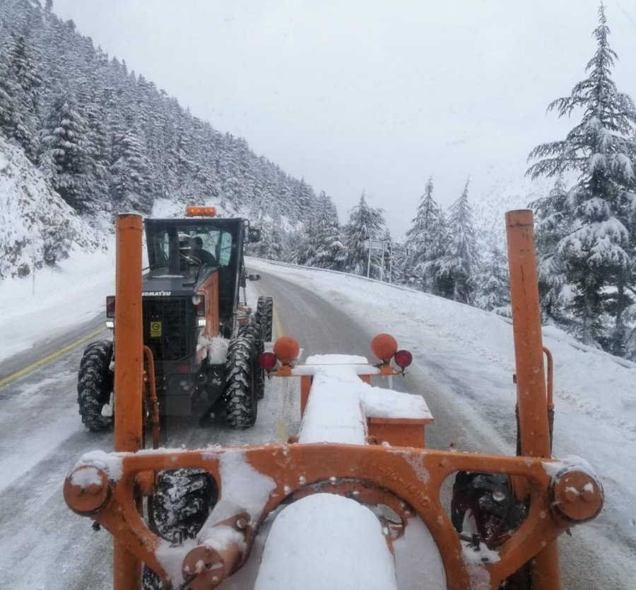 Antalya-konya Karayolu Tırların Geçişine Açıldı