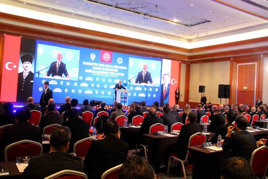 Bakan Soylu: "uyuşturucuya Başlayanların Yüzde 75’i Arkadaş Israrıyla Başlıyor"