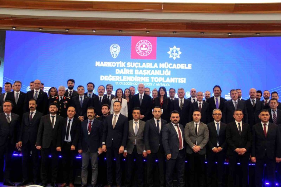 Bakan Soylu: "uyuşturucuya Başlayanların Yüzde 75’i Arkadaş Israrıyla Başlıyor"