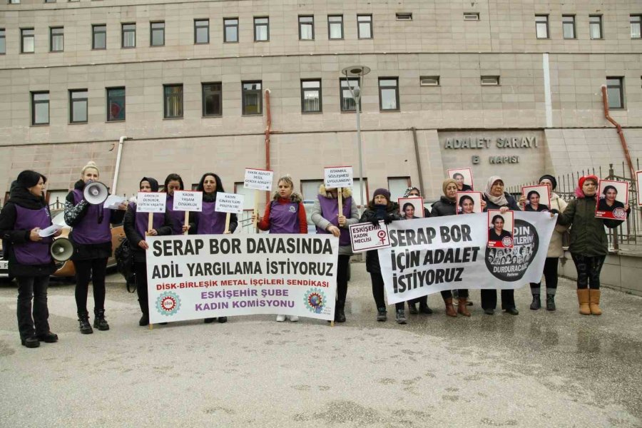 Annesini Öldüren Çocuk Ve Azmettirici Olduğu İddia Edilen Babanın Yargılandığı Davada Duruşma Ertelendi