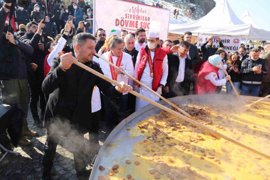 Geleneksel Dev Tava Dünyanın Merkezine Yine Kurulacak