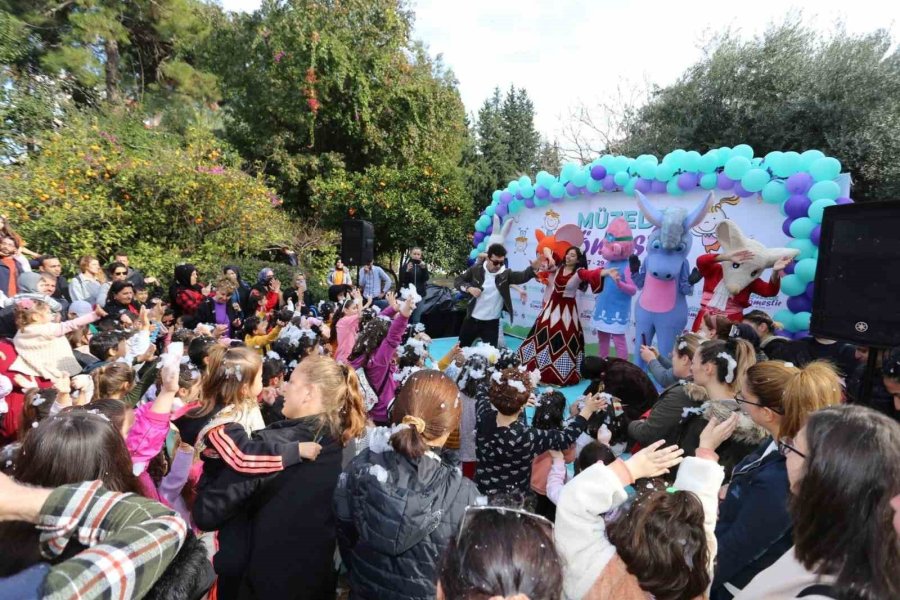 Çocuklar 14 Bin Oyuncaklı Müzede Doyasıya Eğleniyor