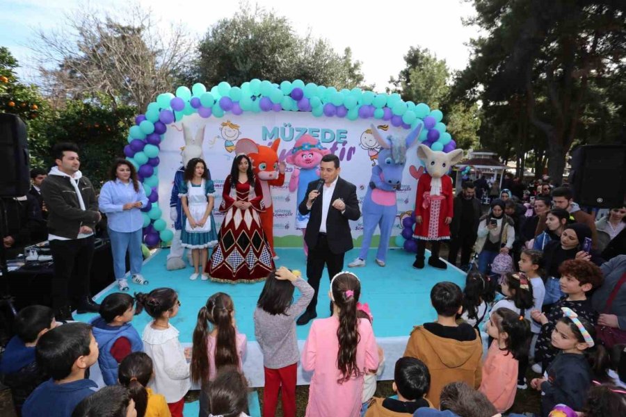 Çocuklar 14 Bin Oyuncaklı Müzede Doyasıya Eğleniyor