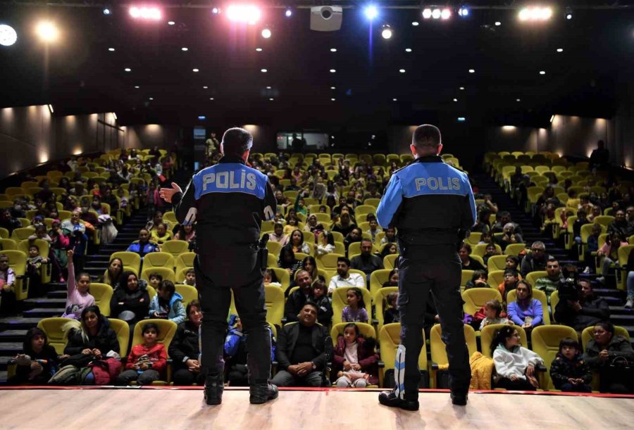 Konyaaltı’ndan Çocuklara Yarıyıl Hediyesi
