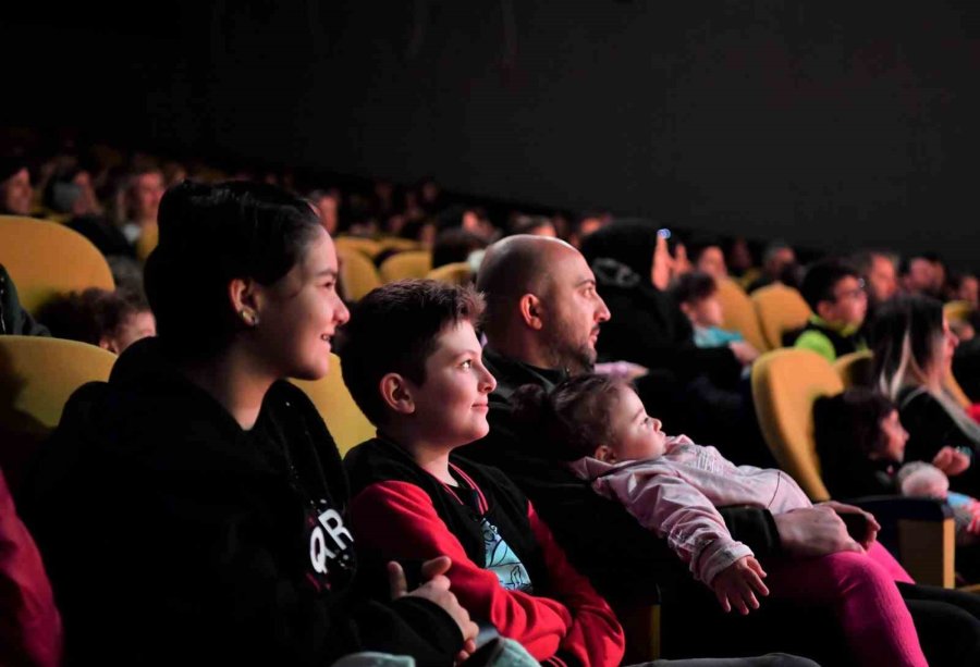 Konyaaltı’ndan Çocuklara Yarıyıl Hediyesi