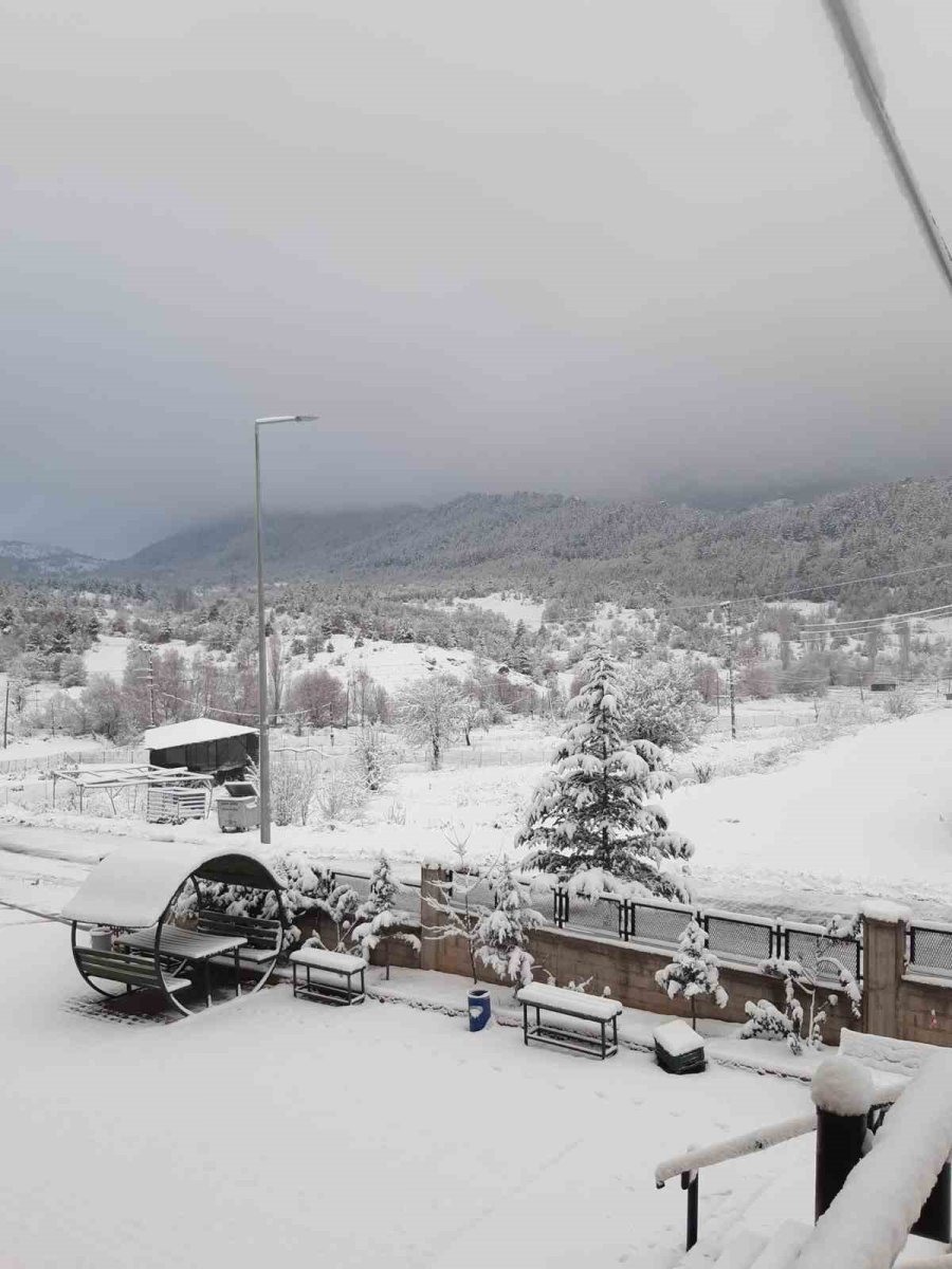 Kuraklık Tehlikesiyle Karşı Karşıya Olan Beyşehir Gölü’ne Kar Yağışı Umut Oldu
