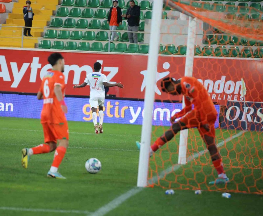 Spor Toto Süper Lig: Corendon Alanyaspor: 0 - Dg Sivasspor: 3 (maç Sonucu)